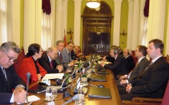 9 May 2013 The members of the Committee on Administrative, Budgetary, Mandate and Immunity Issues in meeting with the Hungarian parliamentary delegation